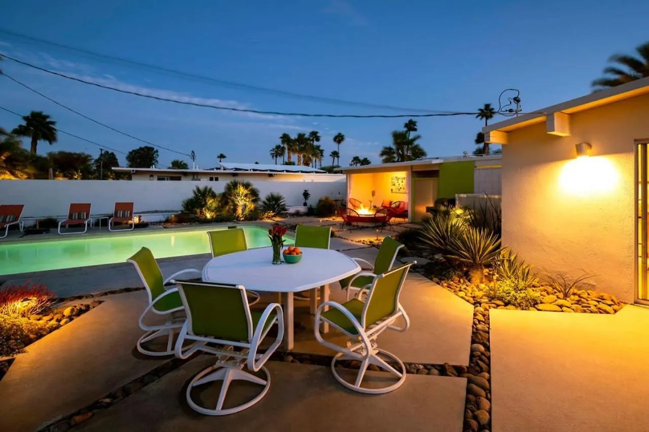 פאלם ספרינגס House Of The Sun Mcm Home With Pool And Hot Tub בית נופש פאלם ספרינגס