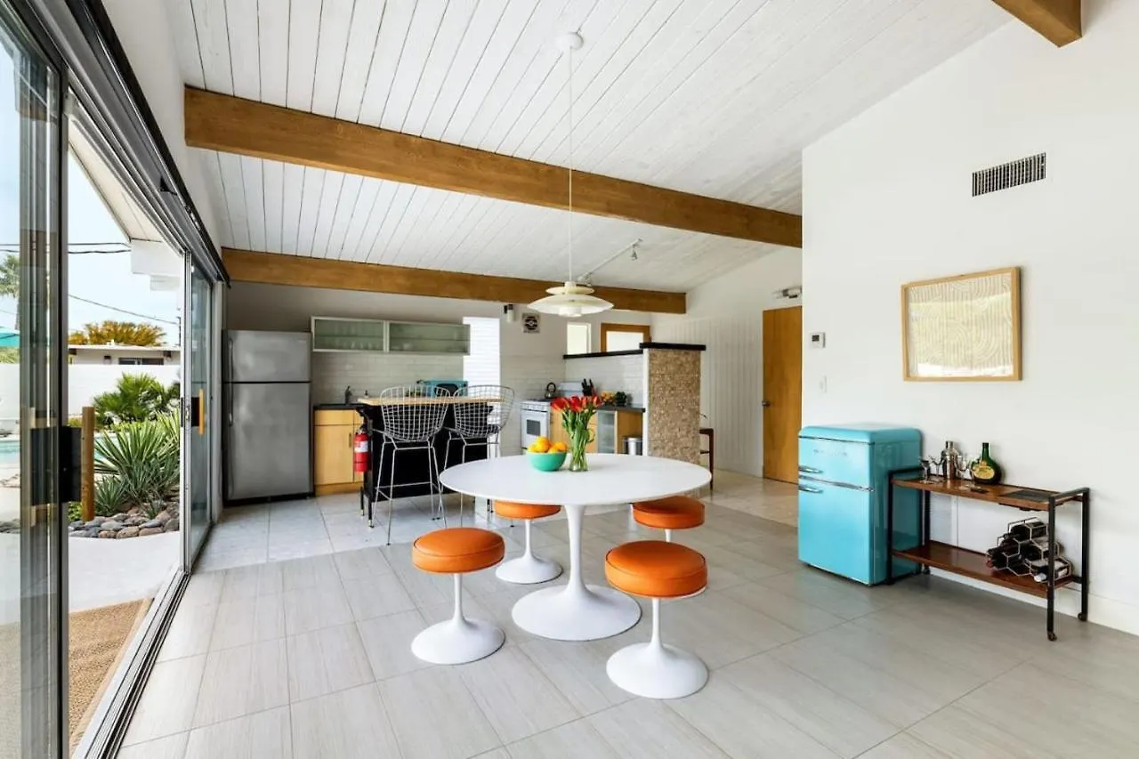 בית נופש פאלם ספרינגס House Of The Sun Mcm Home With Pool And Hot Tub