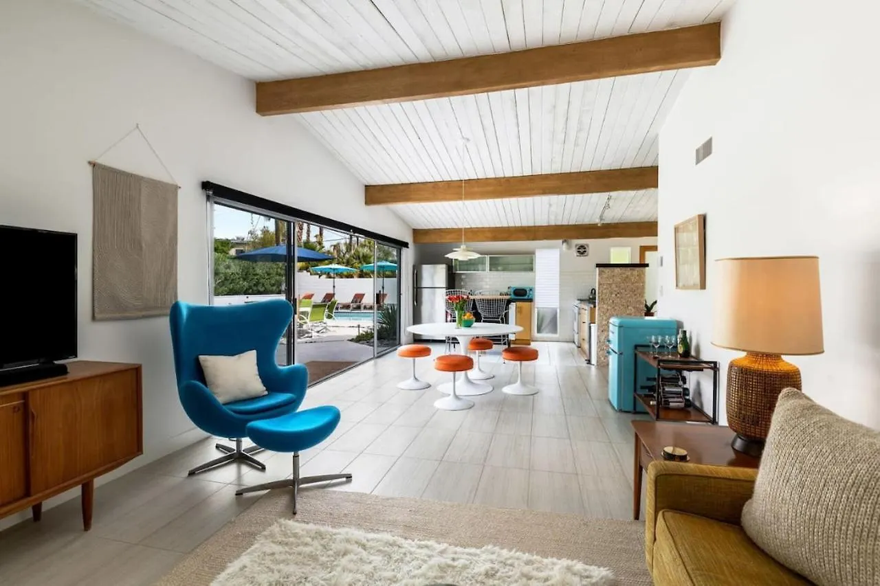 פאלם ספרינגס House Of The Sun Mcm Home With Pool And Hot Tub בית נופש פאלם ספרינגס