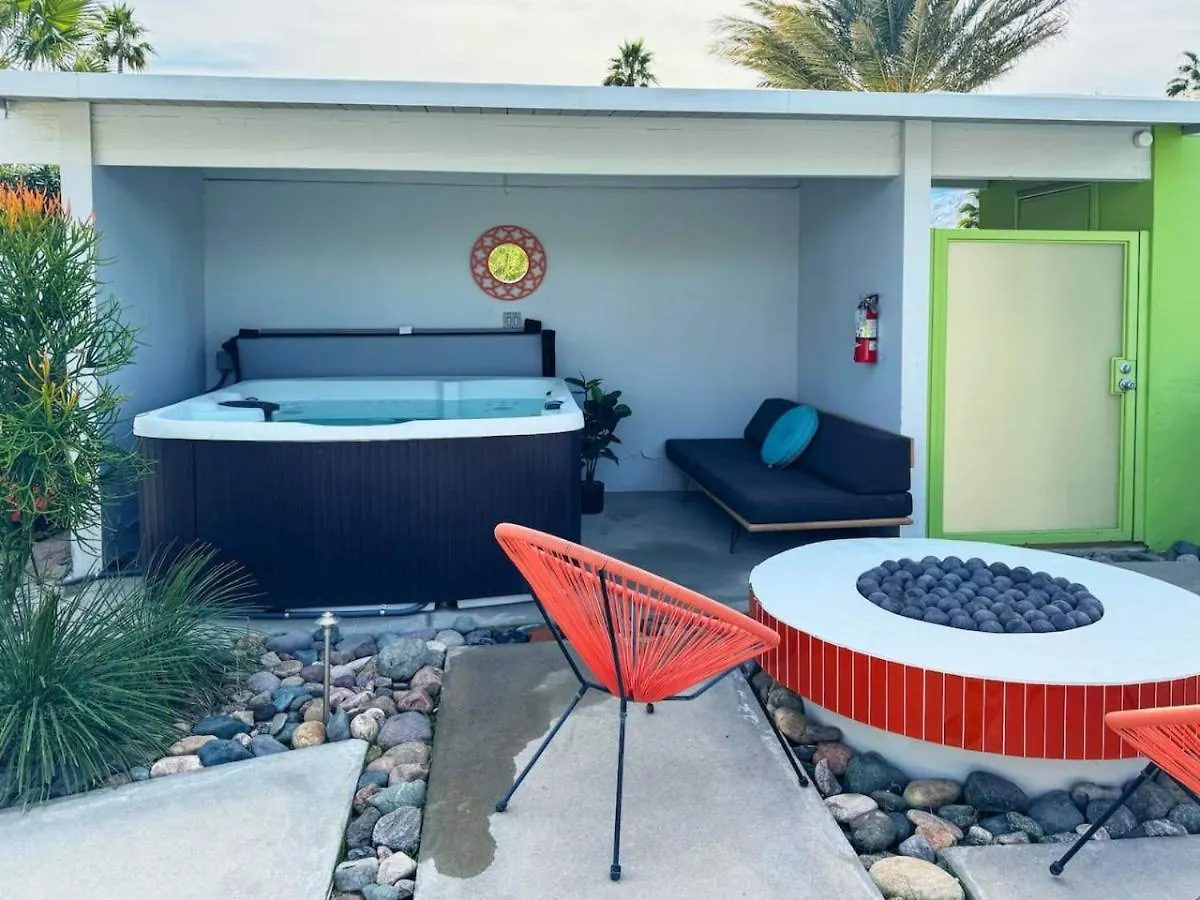 פאלם ספרינגס House Of The Sun Mcm Home With Pool And Hot Tub 0*, פאלם ספרינגס ארצות הברית